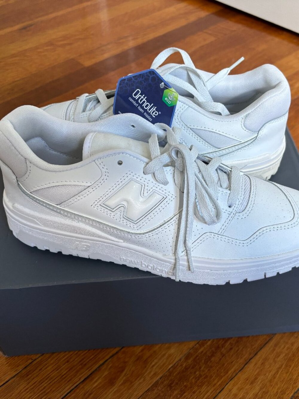 Size - 8.5 Mens New Balance 550 Triple White BB550WWW [NEW-WITH DEFECT]